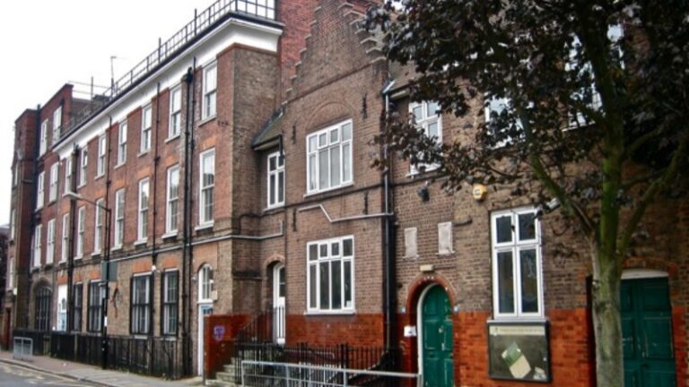 front jewish-maternity-hospital