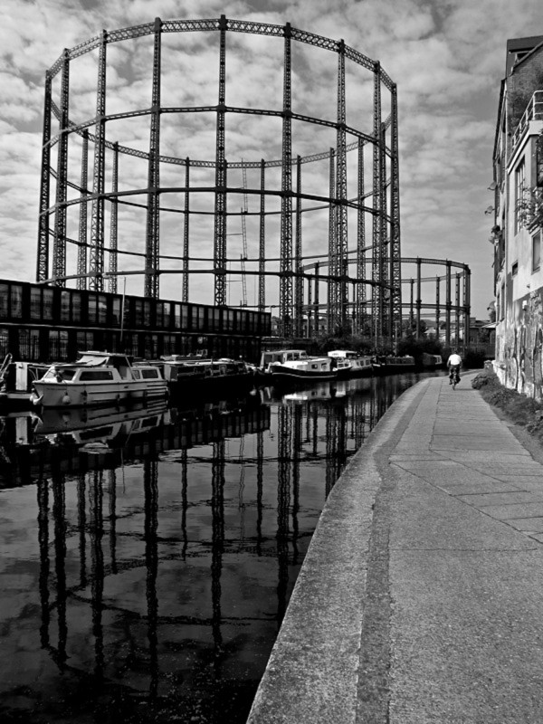 No. 5 Gasholder at Bethnal Green by The Gentle Author in 2014
